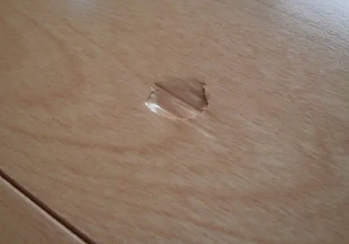 フローリングへこみ